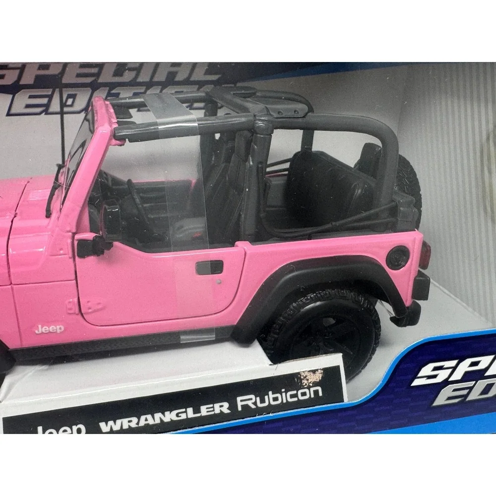 Maisto Jeep‎ Wrangler Rubicon 2DR Special Edition 1:18 Diecast Jeep PINK NEW